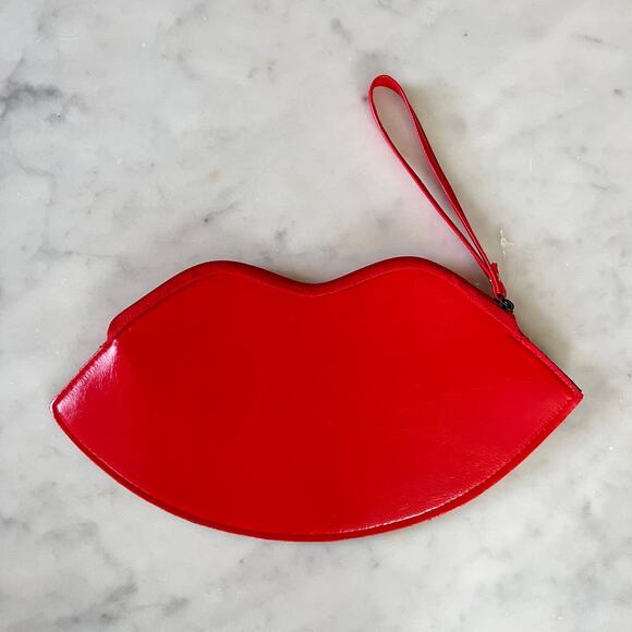 Betsey Johnson Lips Flat Patent Faux Leather Wristlet Clutch Wallet - Picture 6 of 6